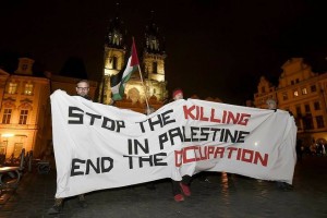 Photos d'un sit-in près de l'ambassade d'Israël à Prague en solidarité avec les palestiniens.4