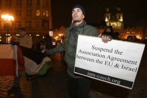 Photos d'un sit-in près de l'ambassade d'Israël à Prague en solidarité avec les palestiniens.6