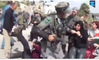 Regardez comment les forces d’occupation s’en prennent aux femmes palestiniennes !
