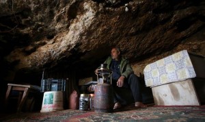 Saviez-vous que les habitants de la région de Khirbet Tana, à l'est de Naplouse, vivent dans des tentes et des grottes depuis des décennies 4