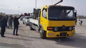 Les 1ères images du début du mouvement des forces populaires syriennes et de leur entrée dans la région d'Afrin dans la campagne du nord d'Alep. Qu'aimeriez-vous leur dire4