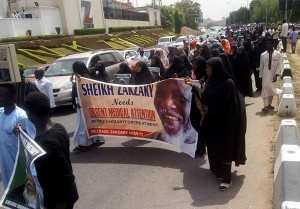 Les musulmans nigérians poursuivent les manifestations pacifiques, exigeant la libération de Sheikh Zakzaky1