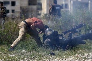 C'est ainsi que les forces israéliennes ont traité un militant allemand qui venait juste de participer à une manifestation palestinienne.3