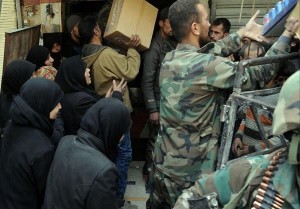 L'Armée Arabe Syrienne apporte une aide aux personnes dans la Ghouta orientale1