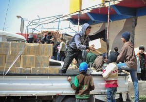 L'Armée Arabe Syrienne apporte une aide aux personnes dans la Ghouta orientale2