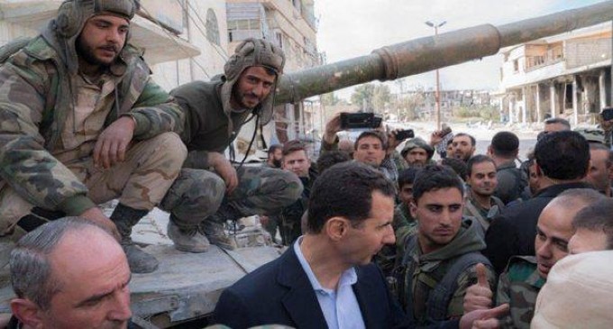 Sur les lignes de feu dans la Ghouta orientale .. le Président Bachar al-Assad avec les héros de l’Armée Arabe Syrienne