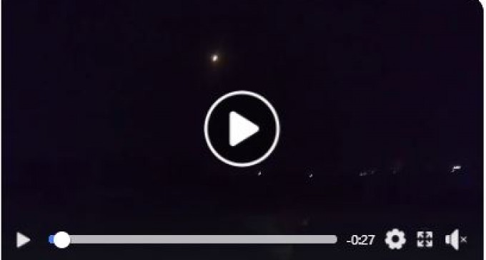 La DCA syrienne repousse une agression des USA, de la France et de la Grande-bretagne