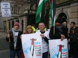 Les gens protestent devant le parlement irlandais contre les crimes d'Israël qui a tiré sur des palestiniens non armés1
