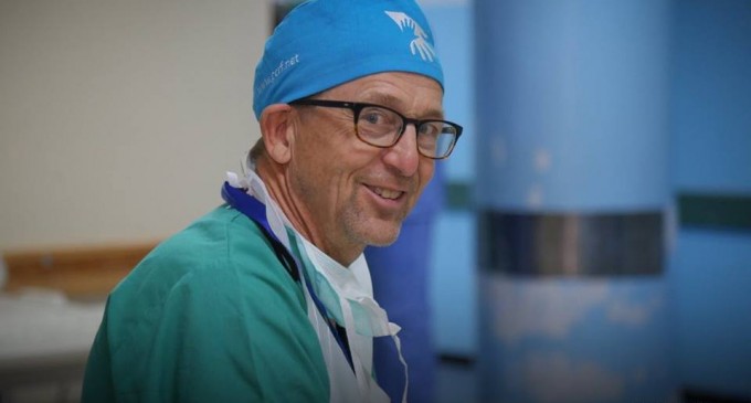 Un médecin américain vient en aide au palestiniens de Gaza