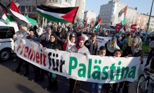 Une marche massive à Berlin en soutien à Gaza et condamnant le silence de la communauté internationale envers les crimes d'Israël.1