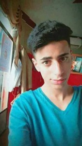 Ahmed Ashour, 17 ans, de Gaza est devenu aveugle après qu'un soldat israélien lui ait tiré dans les yeux1