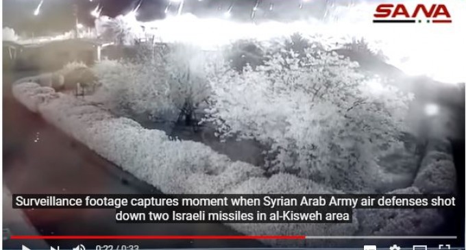 La Défense antiaérienne syrienne a abattu 2 missiles israéliens qui se dirigeaient à Kiswa (Syrie) Personne ne condamne ces tires de missiles israéliens pire, personne n’en parle !