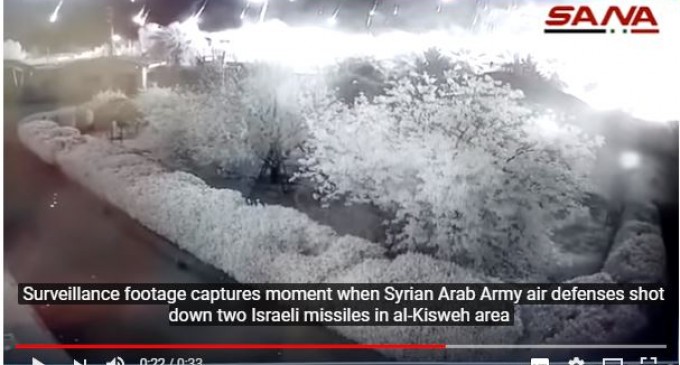 La Défense antiaérienne syrienne a abattu 2 missiles israéliens qui se dirigeaient à Kiswa (Syrie) Personne ne condamne ces tires de missiles israéliens pire, personne n&rsquo;en parle !