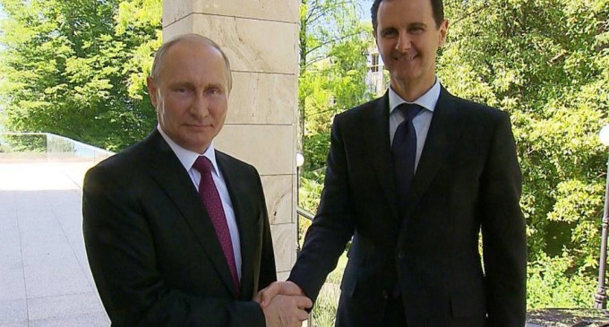 Vidéo… de l’accueil du président russe Vladimir Poutine au président syrien Bachar el-Assad à sotchi hier.
