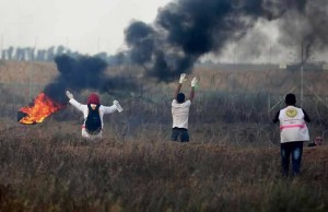 Ce sont les derniers moments de Razan Al-Najjar avant qu'elle ne soit abattue par un sniper israélien4