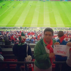 En images, les supporters iraniens présents au Mondial Russe disent STOP A LA GUERRE CONTRE LE YÉMEN2