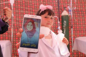 Israël a tué Razan Alnajjar, il y a eu 100 palestiniennes pour prendre sa place2