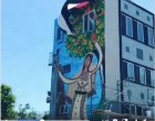 L’Artiste Chris Gazaleh dévoile son incroyable nouvelle fresque murale dans un quartier de San Francisco en l’honneur à la Palestine