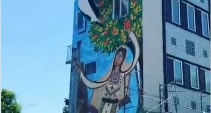 L&rsquo;Artiste Chris Gazaleh dévoile son incroyable nouvelle fresque murale dans un quartier de San Francisco en l&rsquo;honneur à la Palestine
