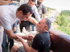 Le Président Bachar Al-Assad et son épouse rendent visite à des filles et fils de martyrs, et de blessés...6