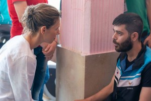 Le Président Bachar Al-Assad et son épouse rendent visite à des filles et fils de martyrs, et de blessés...9