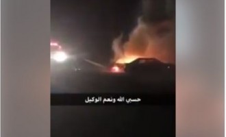Les Saoudiens ont incendié la voiture d’une saoudienne pour montrer leur protestation contre le droit de conduire des femmes !