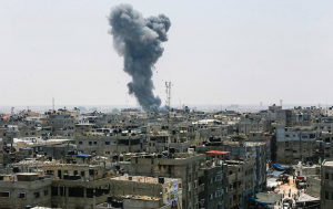 Les avions de chasse israéliens mènent depuis hier samedi une série de frappes aériennes sur la bande de Gaza1