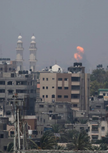 Les avions de chasse israéliens mènent depuis hier samedi une série de frappes aériennes sur la bande de Gaza3
