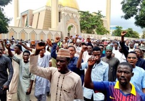 Les manifestants nigérians à Abuja appellent à la libération de l'éminent clerc Sheikh Zakzaky1