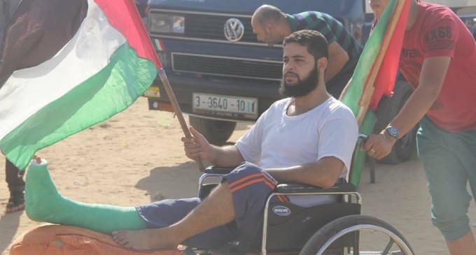 Malgré leurs blessures, ces palestiniens sont revenus pour participer à la Grande Marche du Retour