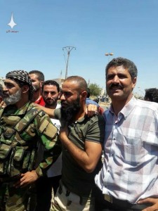 Photos de l'arrivée de l'Armée Arabe Syrienne et des forces alliées dans la ville de Al Hara, dans la zone rurale de Deraa, levant le drapeau de la République Arabe Syrienne.4