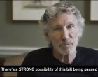 Roger Waters, co-fondateur de Pink Floyd, demande aux citoyens et aux hommes politiques irlandais de soutenir un projet de loi du parlement irlandais qui interdit les produits de colonisation israéliens illégaux.
