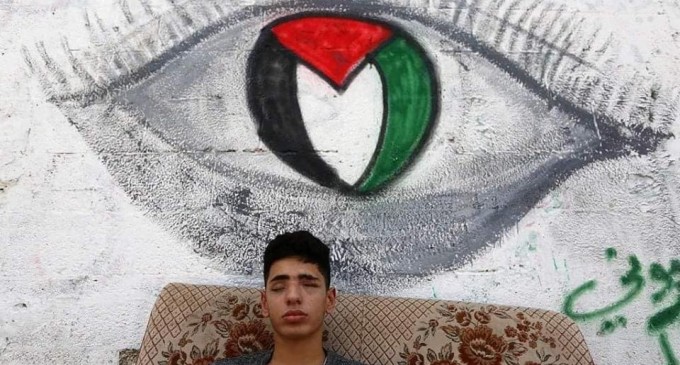 Saleh Ashour, un palestinien de Gaza, 16 ans, a perdu la vue après avoir été pris pour cible par les troupes israéliennes lors des manifestations de la Grande Marche du Retour.