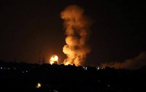 Tout Gaza est soumis à des attaques de l'aviation israélienne.1
