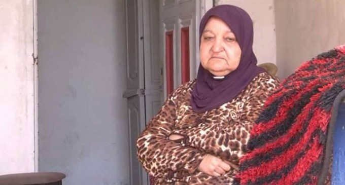 Cette femme palestinienne est un symbole de la réalité tragique imposée aux palestiniens par l’occupation.