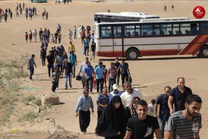 Les familles palestiniennes participent aux manifestations de la Grande Marche du Retour à la frontière de Gaza3