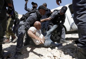 Brutalité sans relâche...4