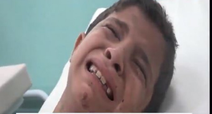 vidéo déchirante de 2 enfants pleurant sur la mort de leur mère par les frappes aériennes de la coalition saoudienne sur une station de bus à Hodeidah city