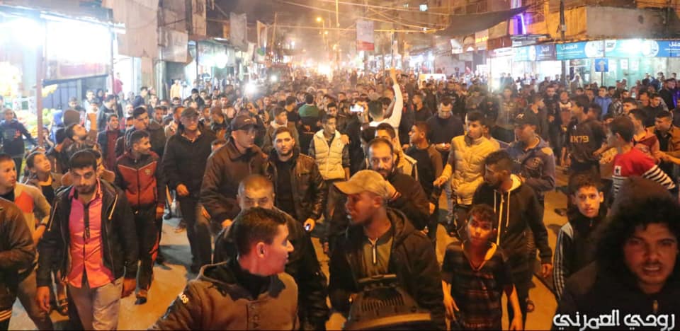 Des manifestations massives dans les rues de Rafah célèbrent ce soir la victoire de la résistance sur l'agression israélienne.3