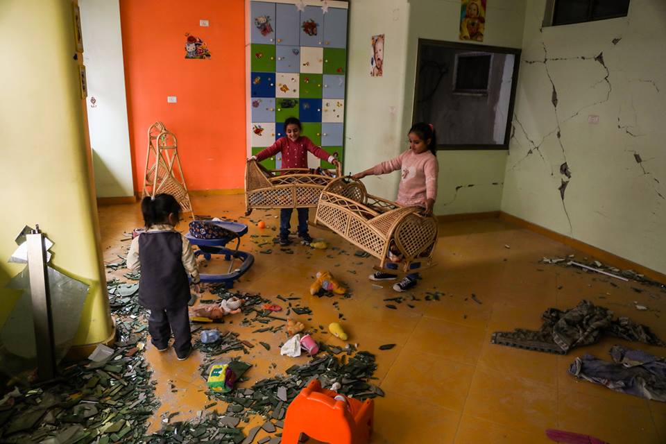 Le jardin d'enfants Shahed a été détruit par les bombardements israéliens sur un bâtiment résidentiel juste à côté de la maternelle la semaine dernière à Gaza13