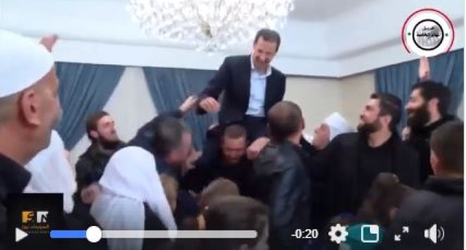 Interdit dans les médias « traditionnels » des ex-otages entre les mains de daech remercient le président syrien Bachar el-Assad de les avoir libérés..