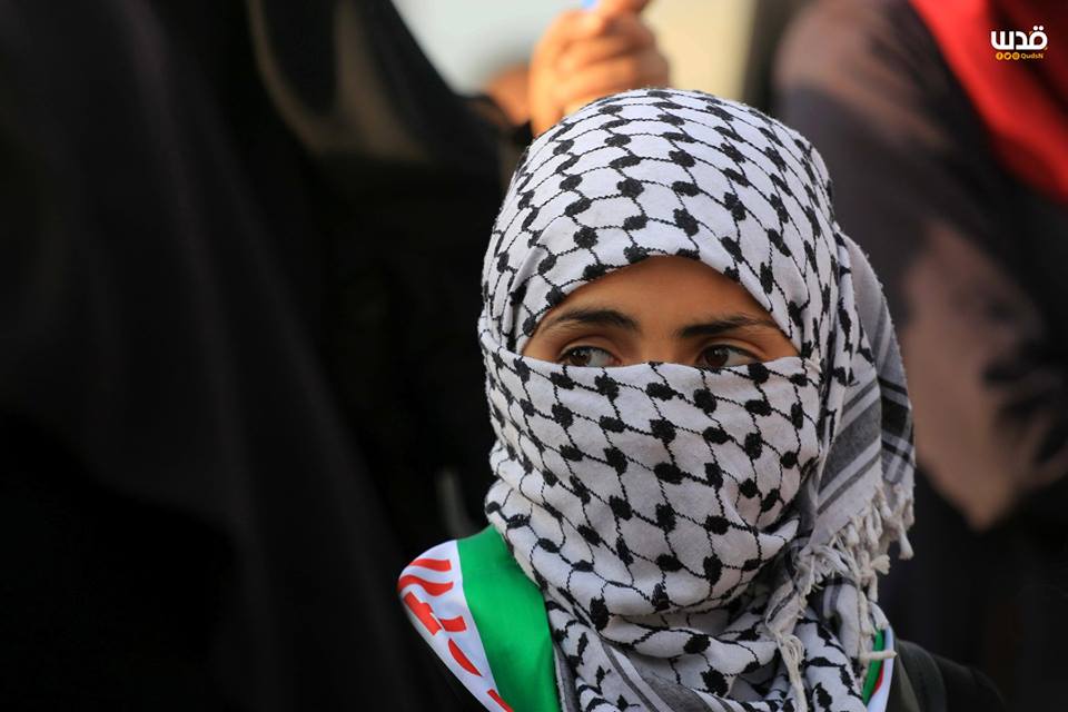 es femmes palestiniennes participent aux manifestations de la Grande Marche du Retour à la frontière de Gaza, hier1