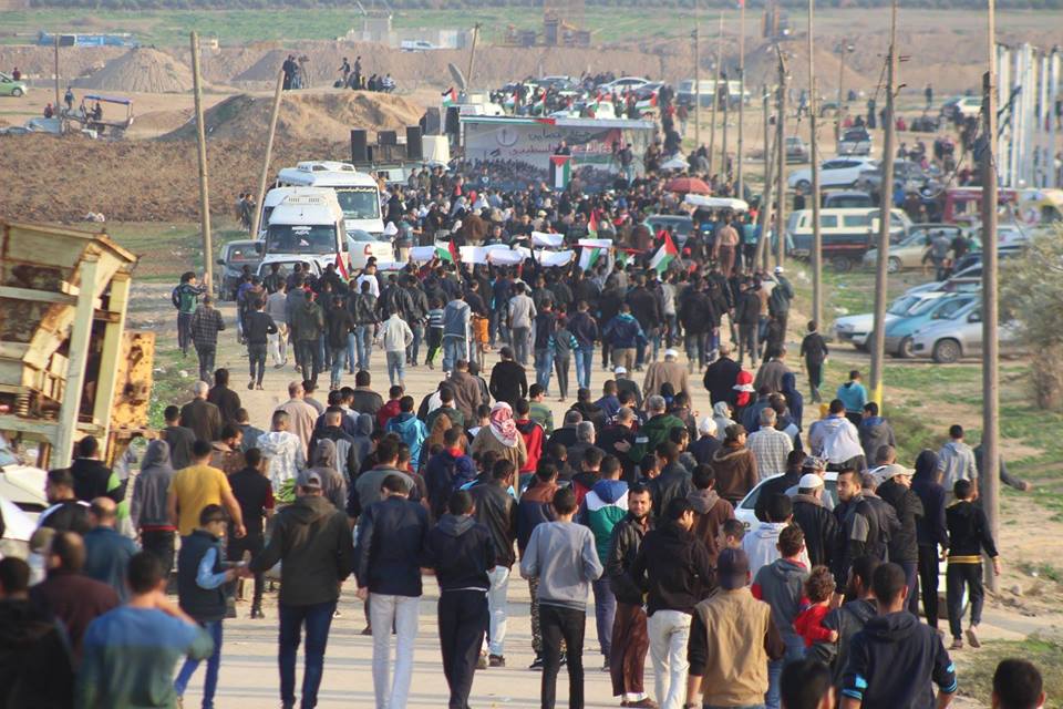 Des milliers de palestiniens participent aux manifestations de la Grande Marche du Retour à la frontière de Gaza, aujourd'hui2