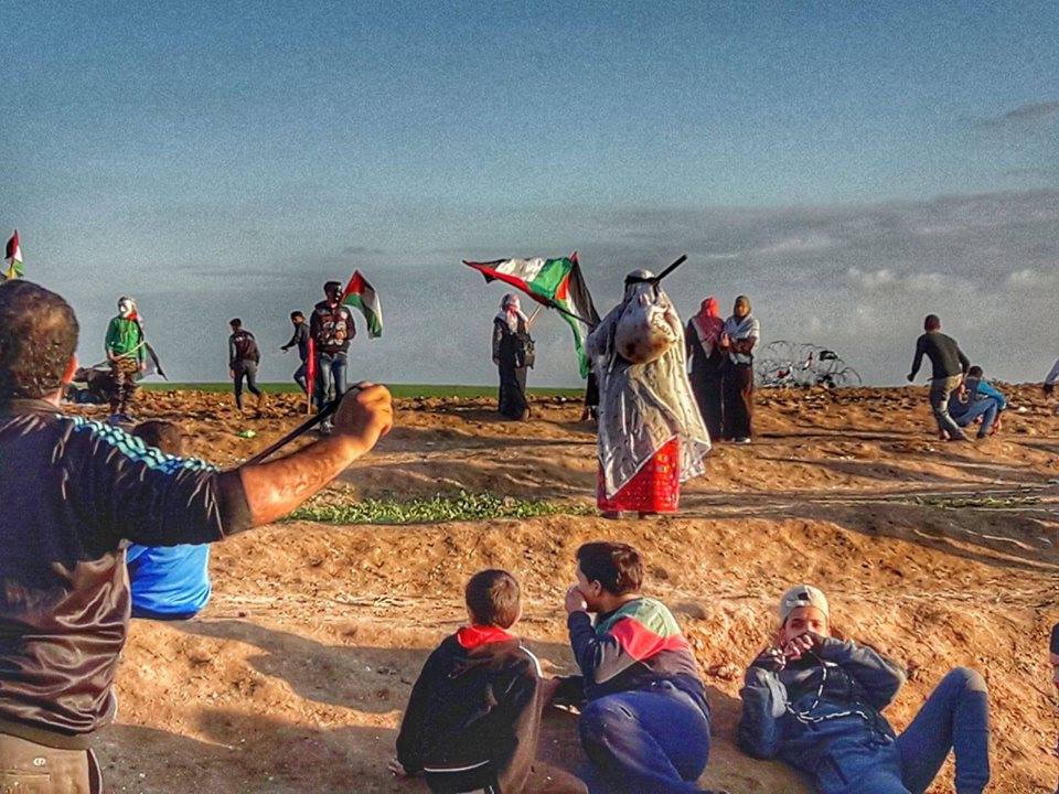Des scènes des manifestations en cours de la Grande Marche du Retour à la frontière de Gaza, aujourd'hui2
