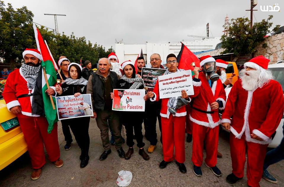 Les Palestiniens prennent part à un rassemblement à Bethléem, dans le sud de la Cisjordanie, pour protester contre les restrictions imposées par les mouvements israéliens, aujourd'hui.3