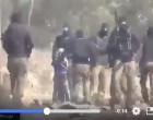 Un enfant palestinien utilisé comme bouclier humain par le groupe colon terroriste israélien pour attaquer des palestiniens
