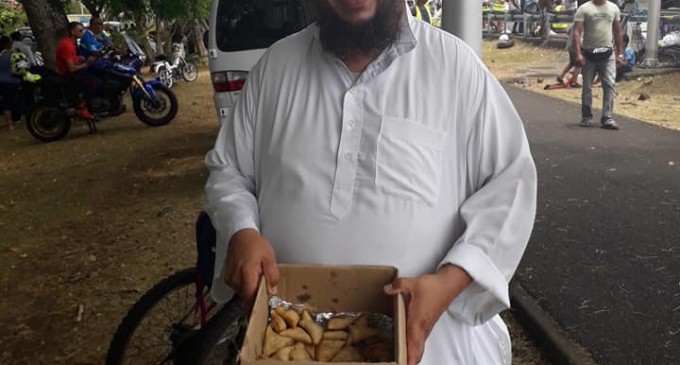 Voila le vivre ensemble sur l’Île de la Réunion, terre de France dans l’Océan Indien.