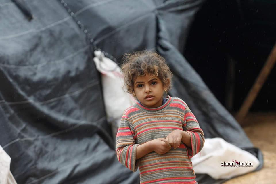 Les enfants palestiniens sans abri doivent faire face à une atmosphère froide d'hiver dans la région de la vallée du Jourdain, en Cisjordanie occupée.