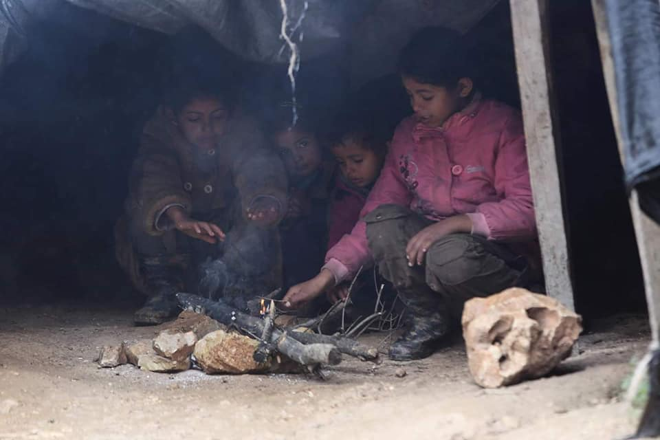 Les enfants palestiniens sans abri doivent faire face à une atmosphère froide d'hiver dans la région de la vallée du Jourdain, en Cisjordanie occupée.4