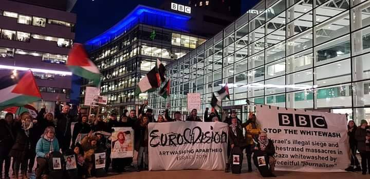 Des militants pro-Palestiniens se sont réunis devant la BBC Media City à Manchester1